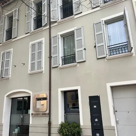 Moderno Attico Centro Storico ראבנה