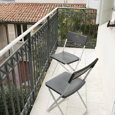 Moderno Attico Centro Storico דירה ראבנה